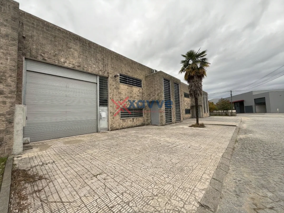 Armazém Industrial em Amares