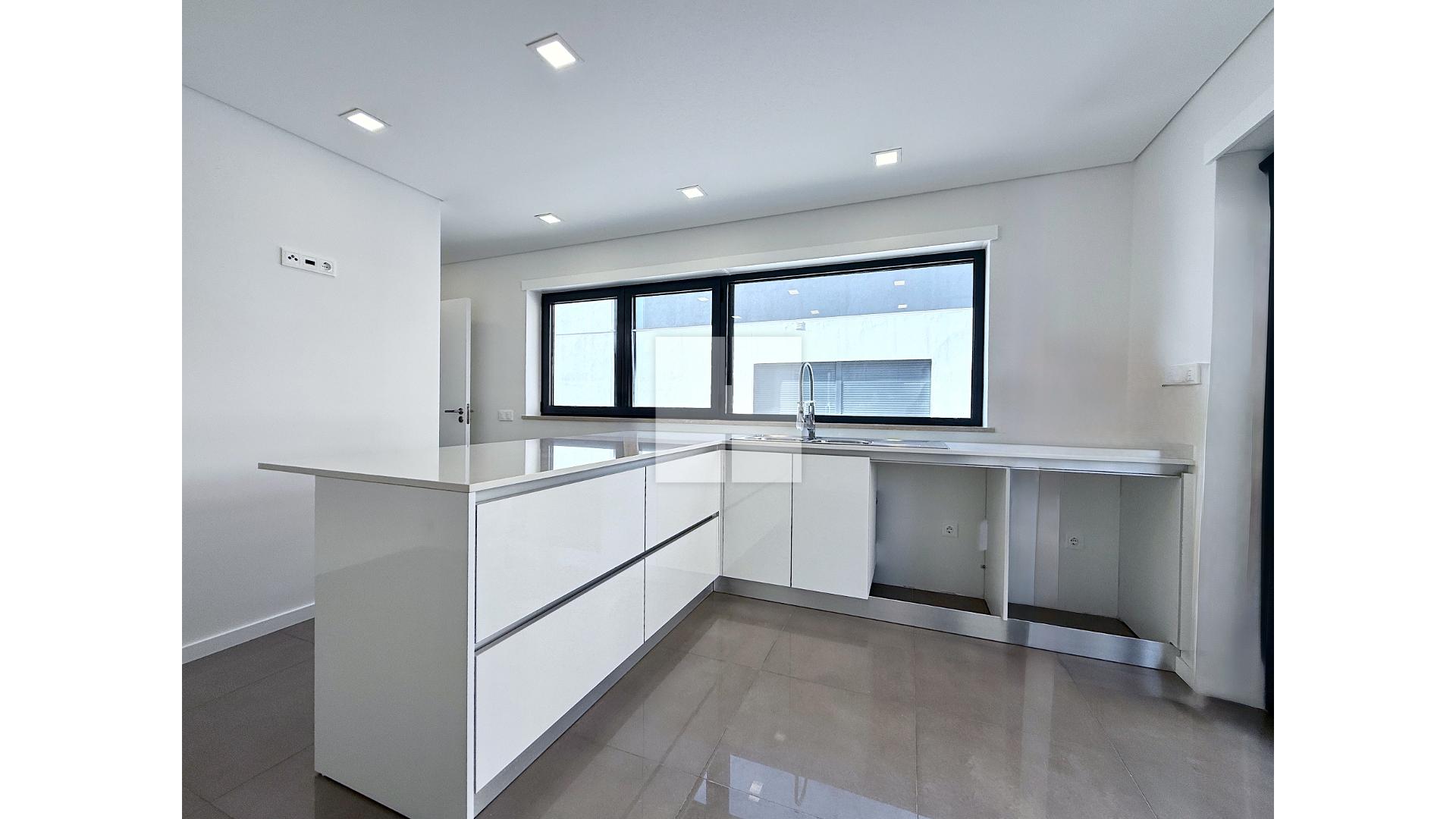 Moradia Geminada T4 em Tavarede — foto 13