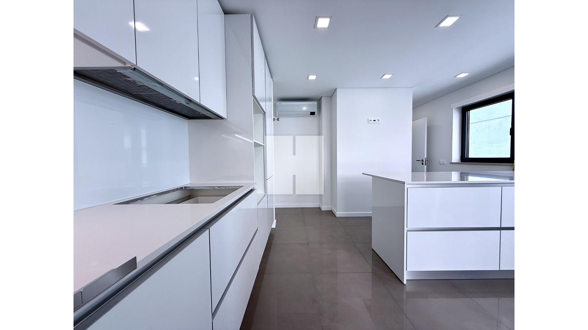 Moradia Geminada T4 em Tavarede — foto 15