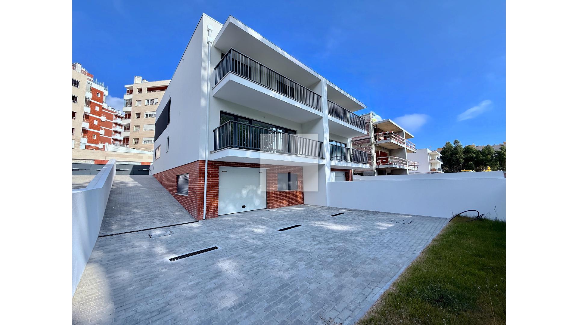 Moradia Geminada T4 em Tavarede — foto 3