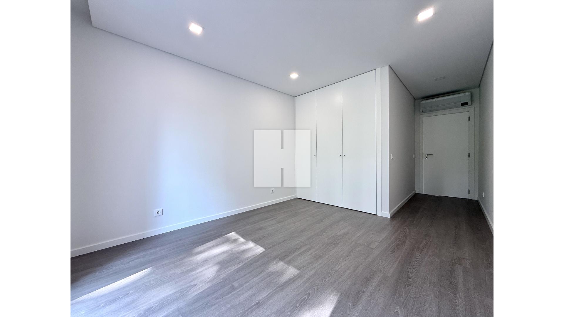 Moradia Geminada T4 em Tavarede — foto 43